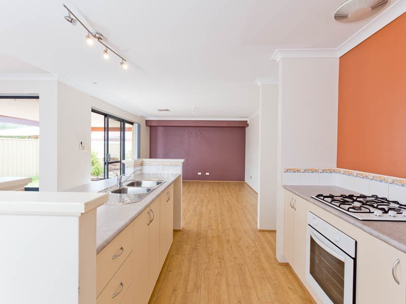 6 Wambiri Close, South Lake WA 6164