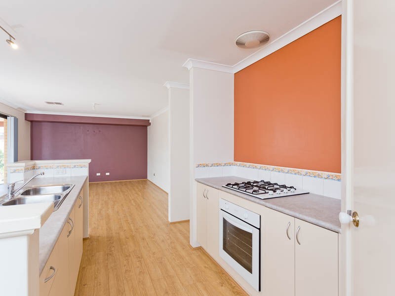 6 Wambiri Close, South Lake WA 6164