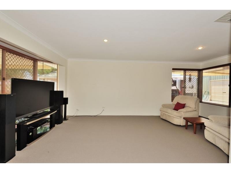 4 Lima Close, Warnbro WA 6169