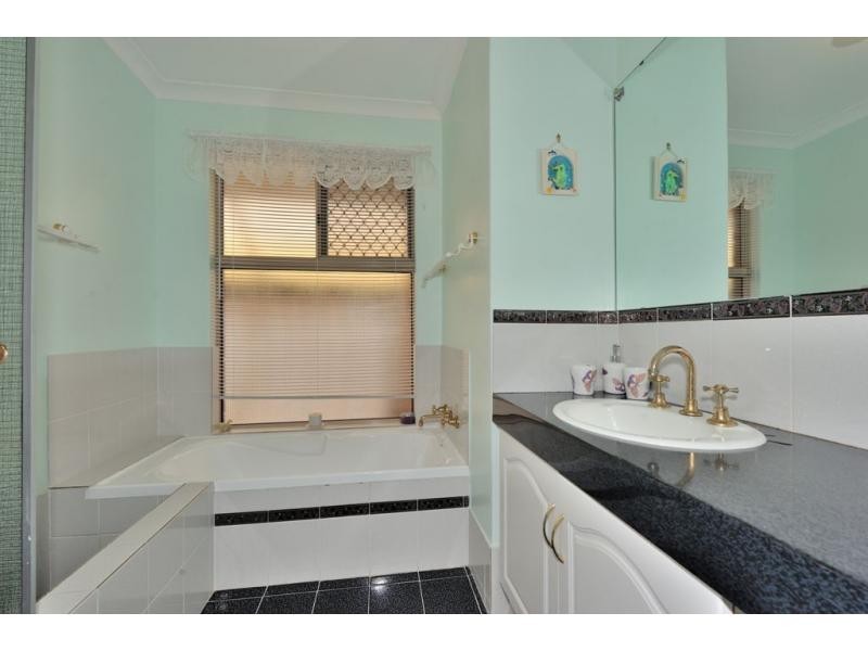 4 Lima Close, Warnbro WA 6169