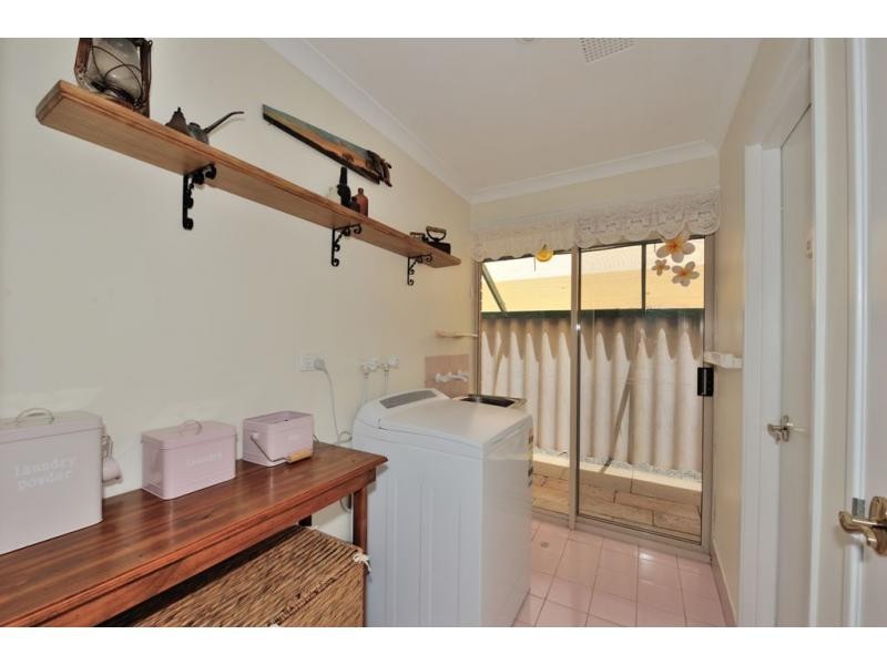 4 Lima Close, Warnbro WA 6169