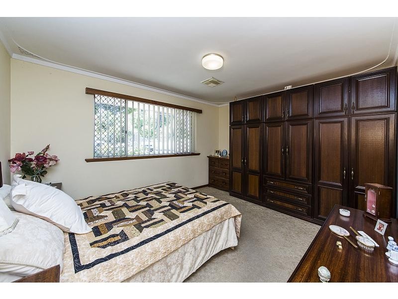 19 Ottaway Street, Kelmscott WA 6111