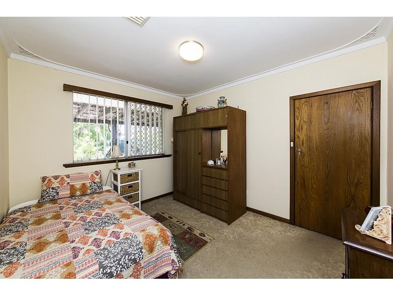 19 Ottaway Street, Kelmscott WA 6111
