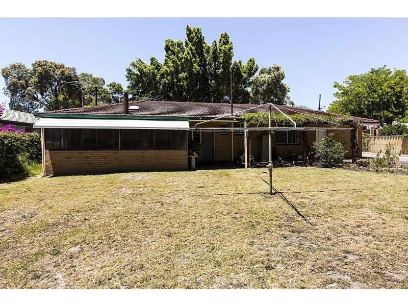 19 Ottaway Street, Kelmscott WA 6111