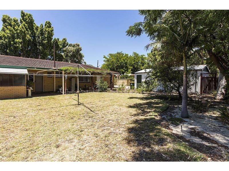 19 Ottaway Street, Kelmscott WA 6111