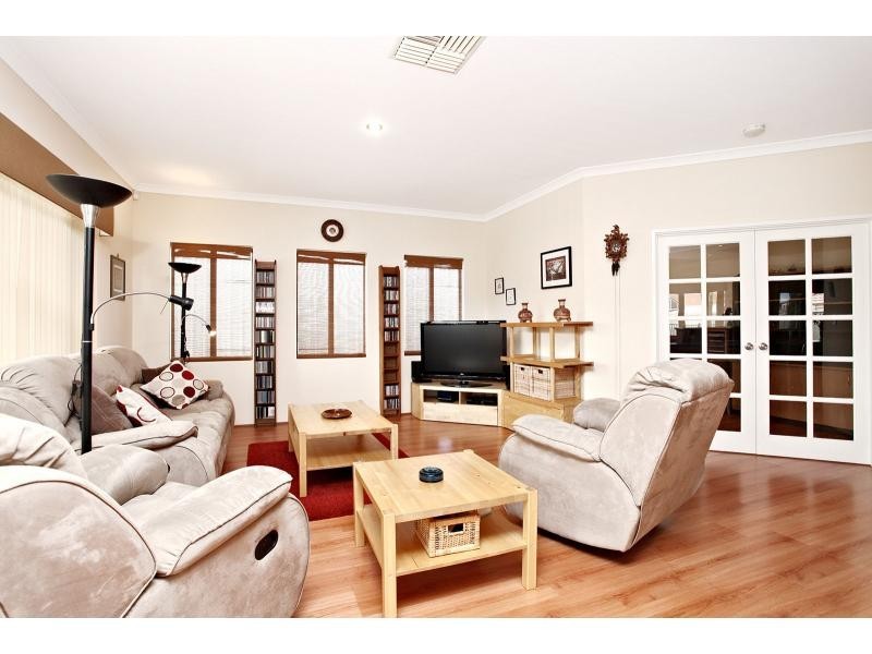 37 Busch Parkway, Pearsall WA 6065