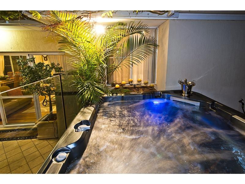 8 Crest Avenue, Mount Pleasant WA 6153