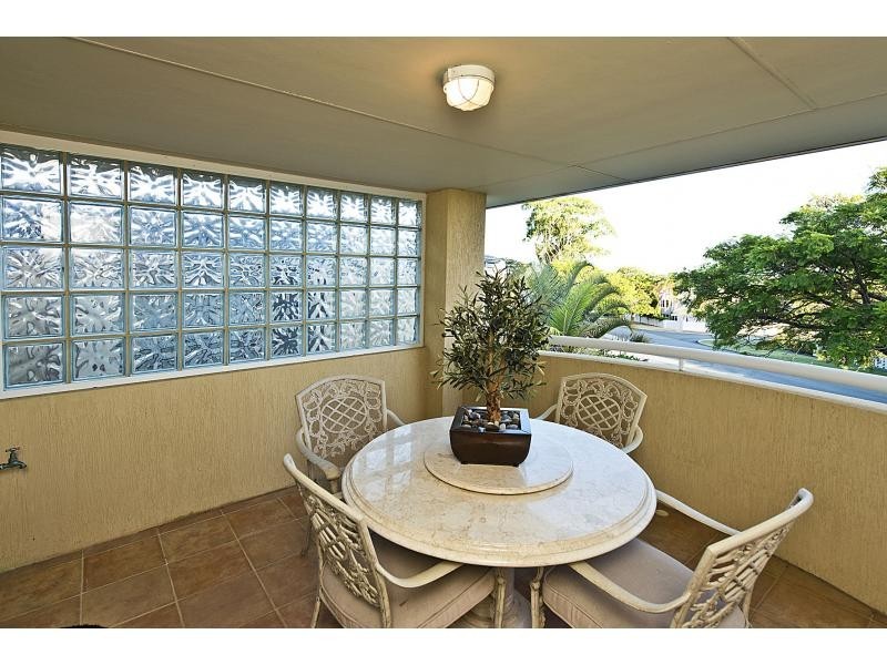 8 Crest Avenue, Mount Pleasant WA 6153