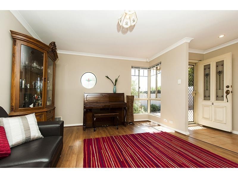 5/6 Kinsella Street, Joondanna WA 6060