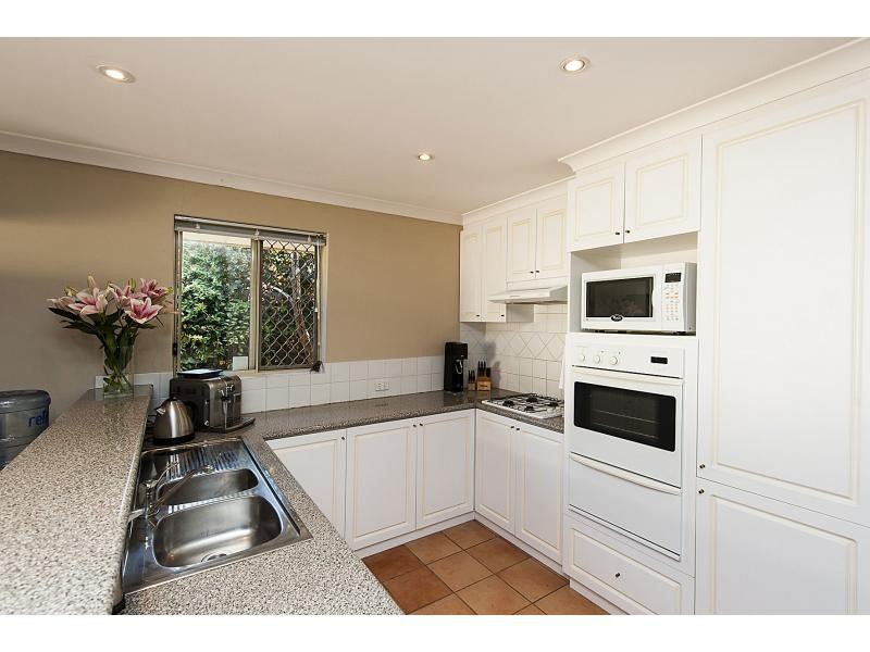 5/6 Kinsella Street, Joondanna WA 6060