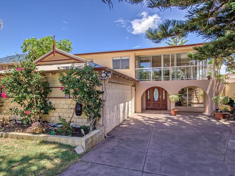 15 Churchill Avenue, Shoalwater WA 6169