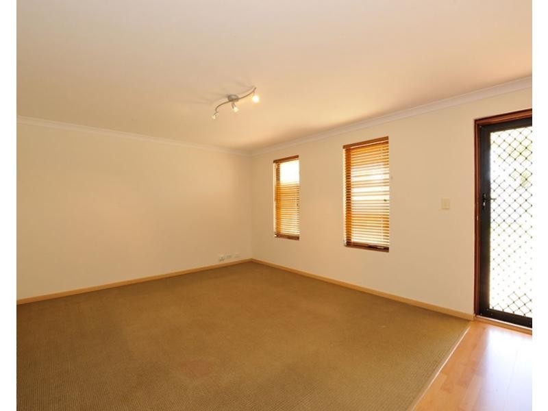 8 Rueval Court, Port Kennedy WA 6172