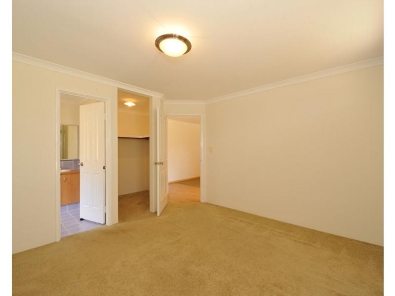 8 Rueval Court, Port Kennedy WA 6172