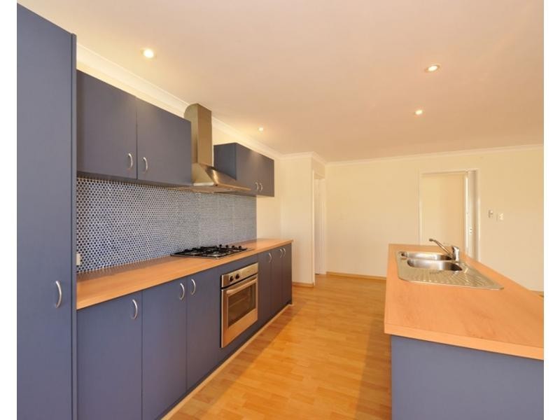 8 Rueval Court, Port Kennedy WA 6172