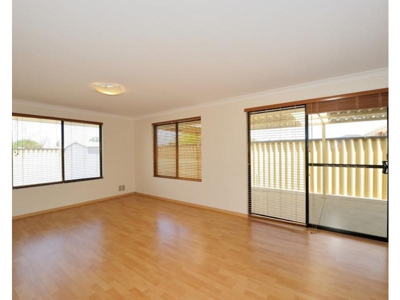 8 Rueval Court, Port Kennedy WA 6172