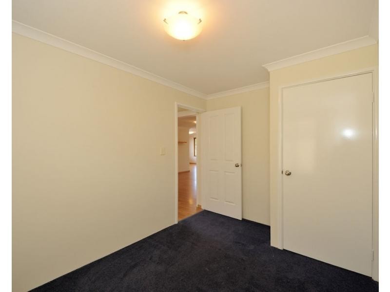 8 Rueval Court, Port Kennedy WA 6172