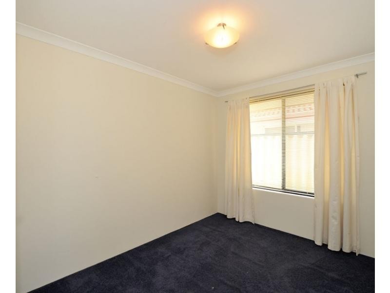 8 Rueval Court, Port Kennedy WA 6172