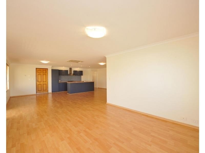 8 Rueval Court, Port Kennedy WA 6172