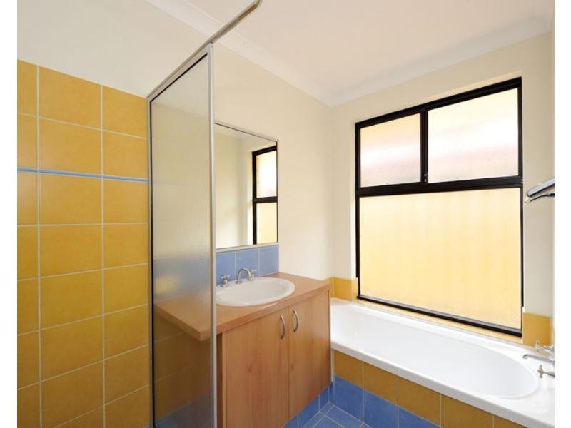 8 Rueval Court, Port Kennedy WA 6172