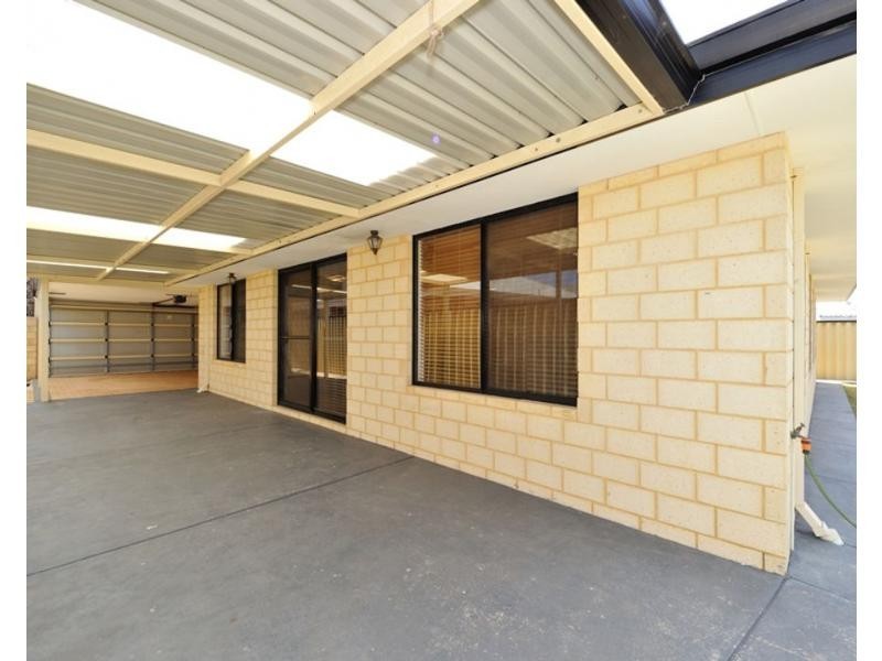 8 Rueval Court, Port Kennedy WA 6172