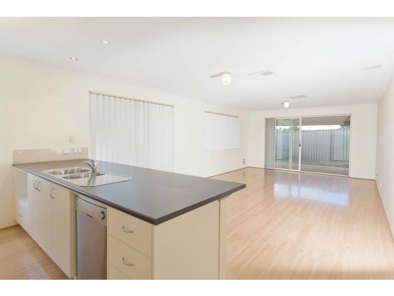 18 Wellman Avenue, Piara Waters WA 6112