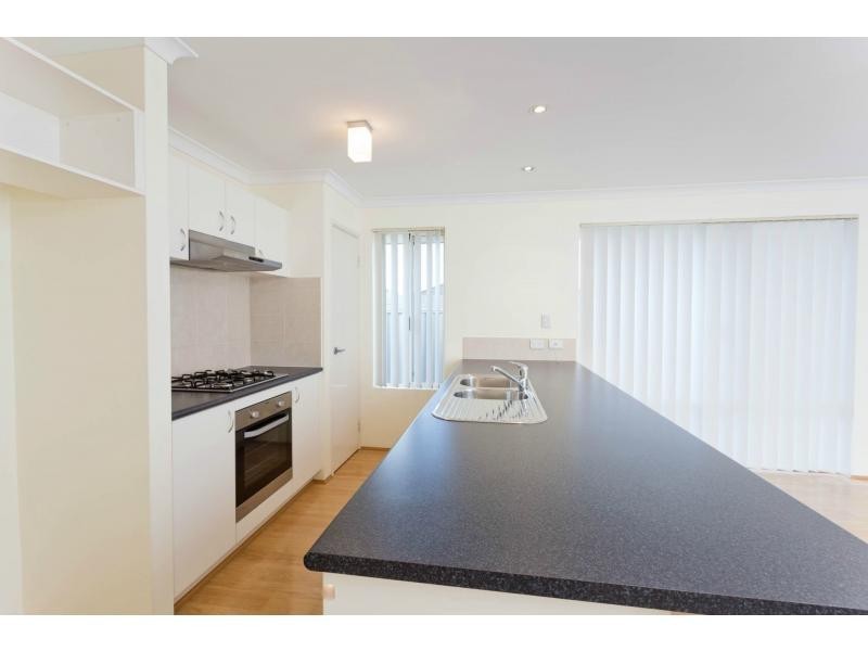18 Wellman Avenue, Piara Waters WA 6112