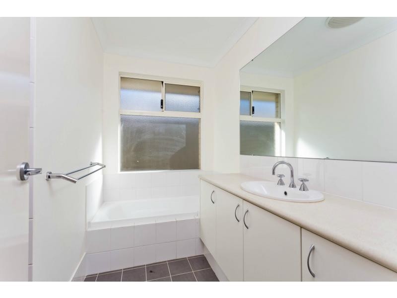 18 Wellman Avenue, Piara Waters WA 6112