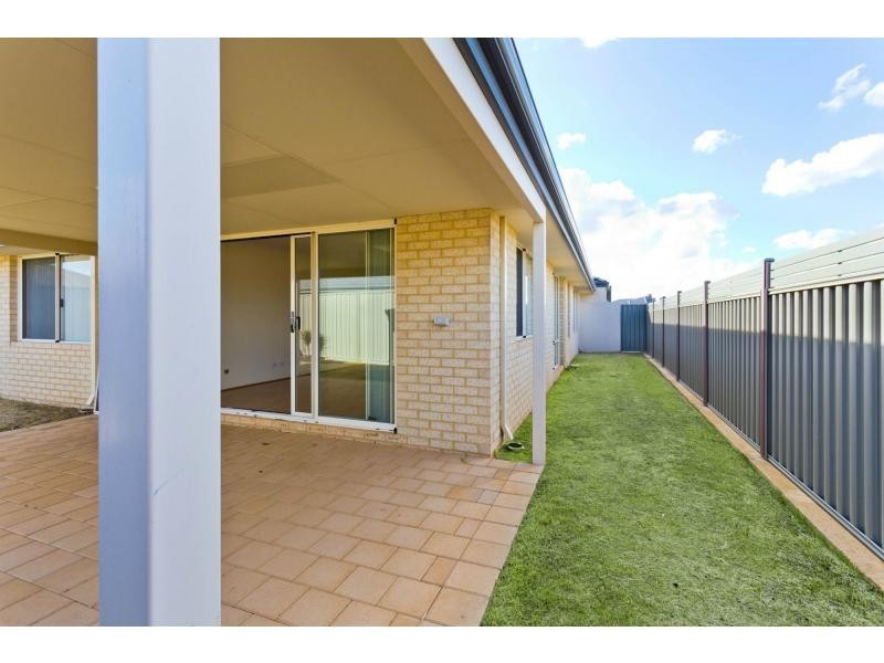 18 Wellman Avenue, Piara Waters WA 6112