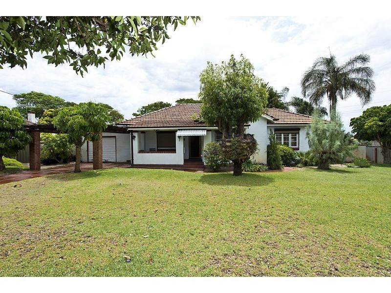 4 Dumfries Road, Floreat WA 6014