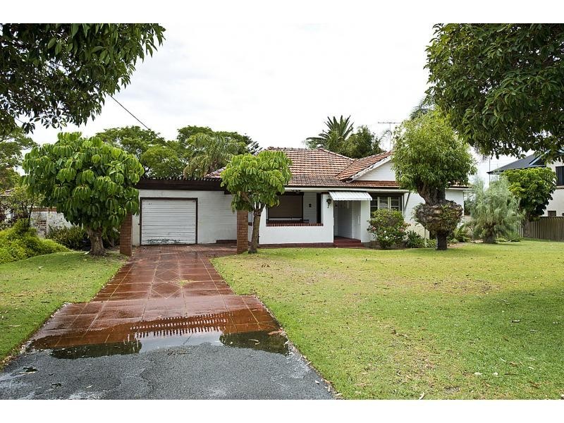 4 Dumfries Road, Floreat WA 6014