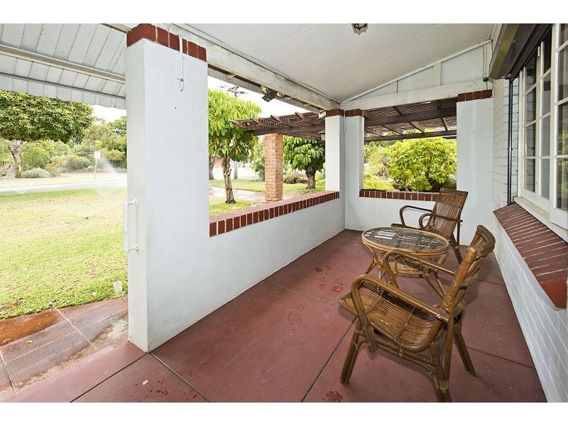 4 Dumfries Road, Floreat WA 6014