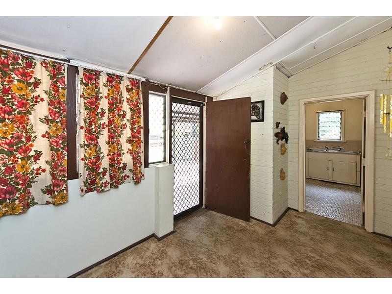 4 Dumfries Road, Floreat WA 6014