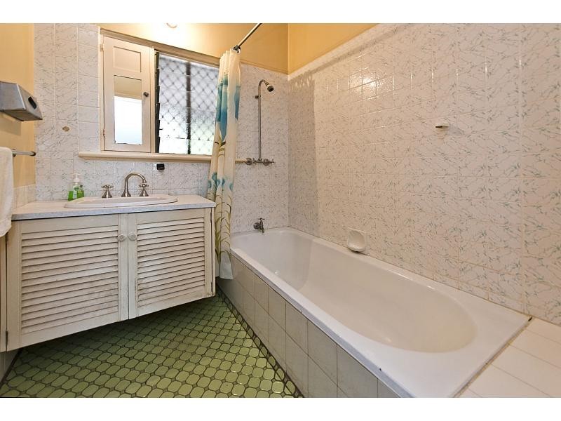 4 Dumfries Road, Floreat WA 6014