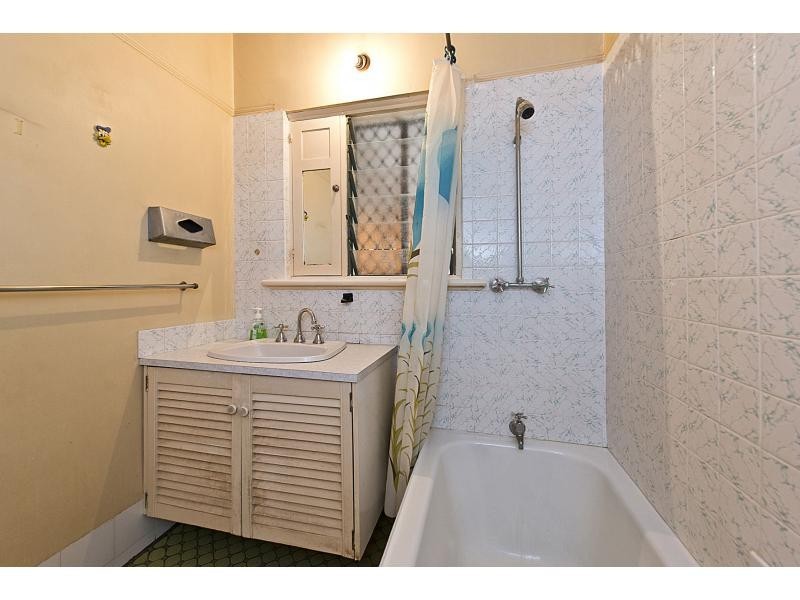 4 Dumfries Road, Floreat WA 6014