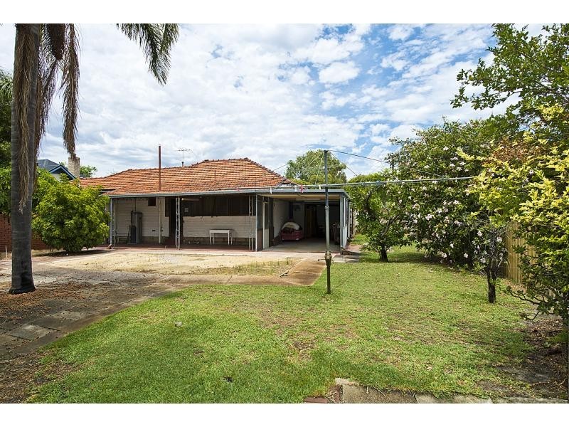 4 Dumfries Road, Floreat WA 6014
