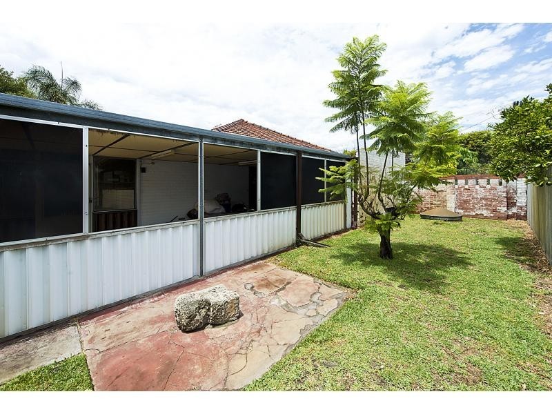 4 Dumfries Road, Floreat WA 6014
