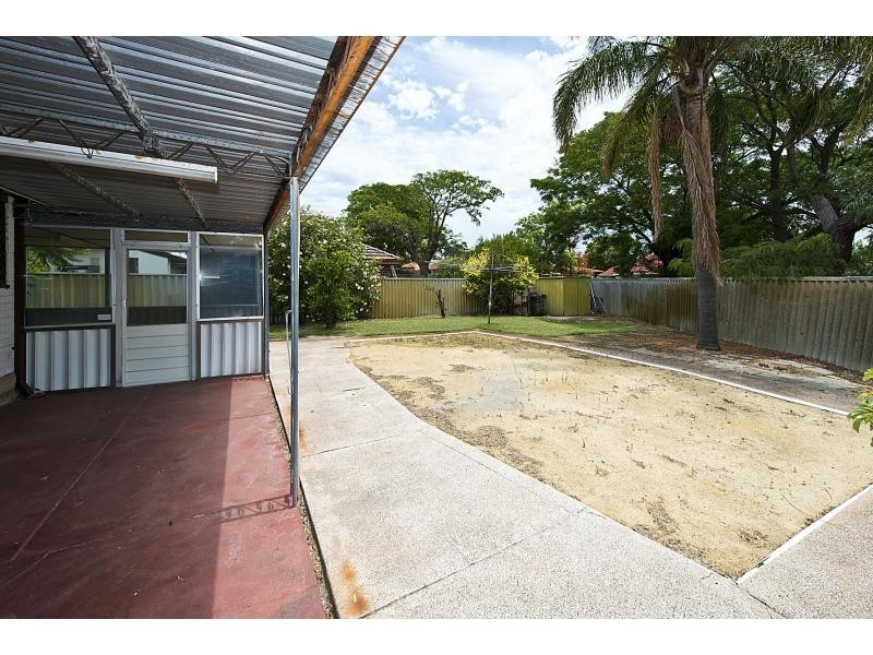 4 Dumfries Road, Floreat WA 6014