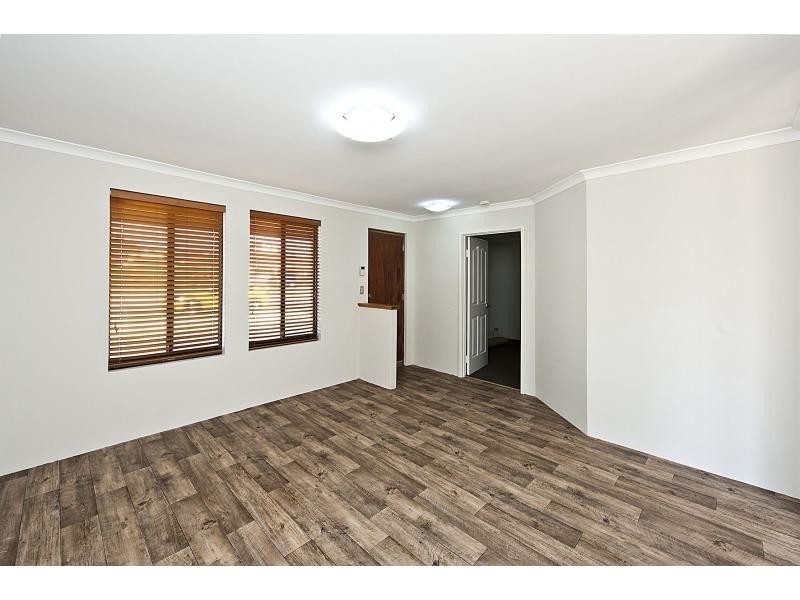 18 Jean Pierre Drive, Port Kennedy WA 6172