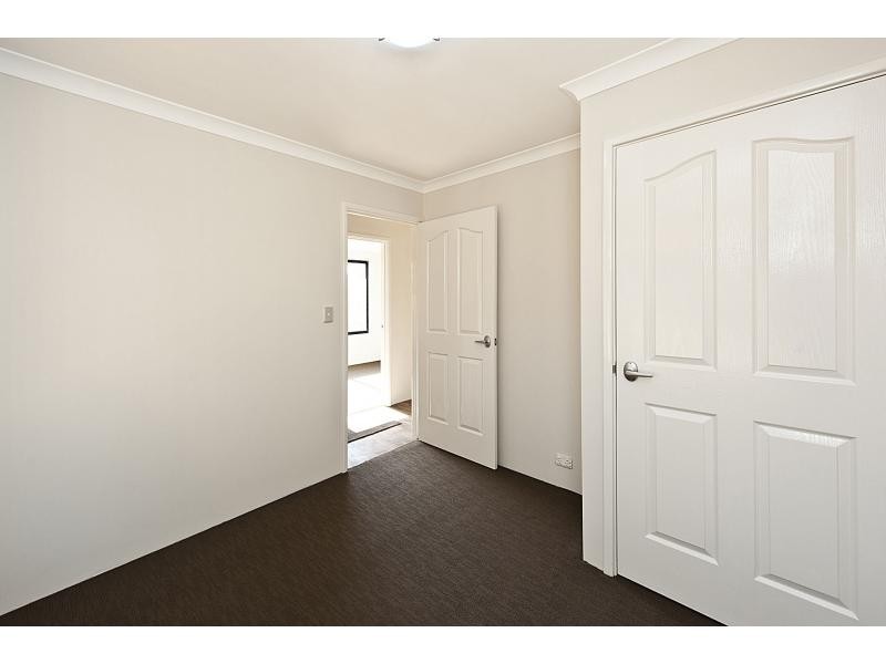 18 Jean Pierre Drive, Port Kennedy WA 6172