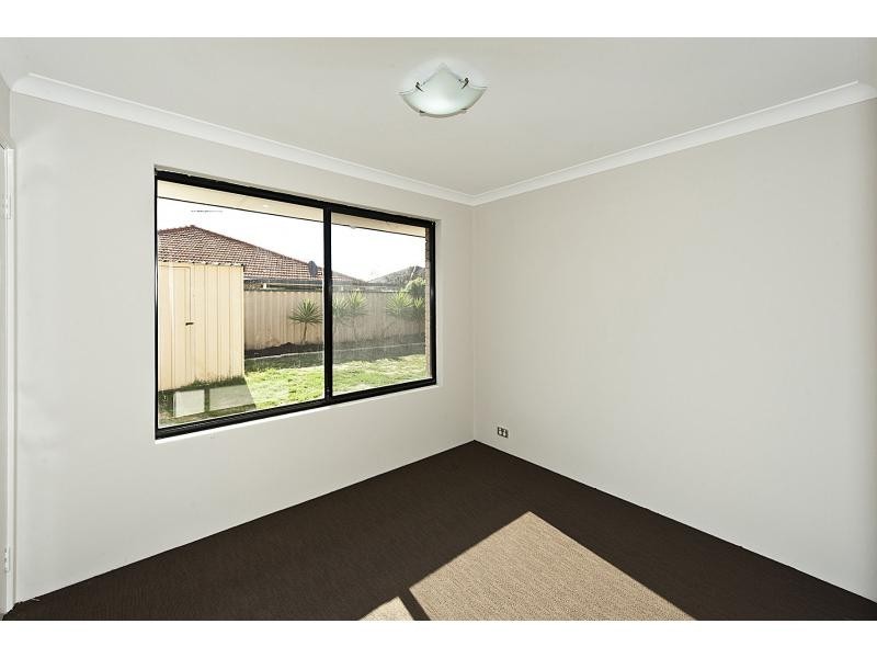 18 Jean Pierre Drive, Port Kennedy WA 6172