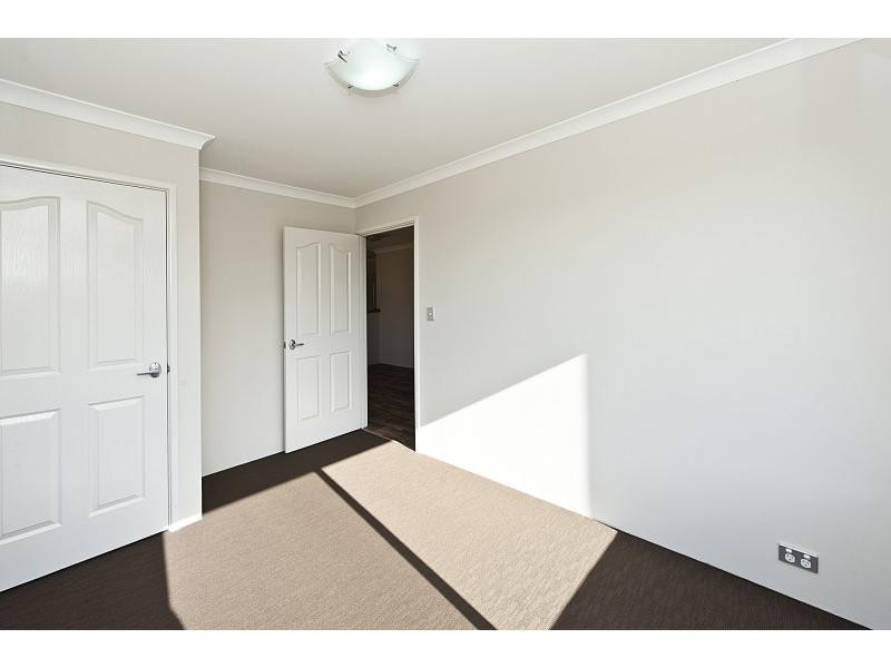 18 Jean Pierre Drive, Port Kennedy WA 6172