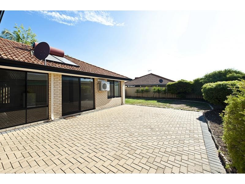 18 Jean Pierre Drive, Port Kennedy WA 6172