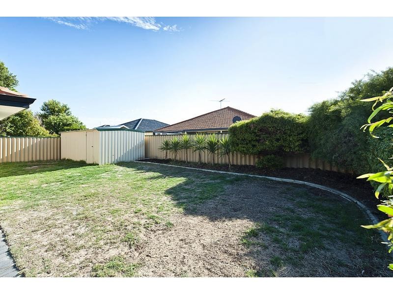 18 Jean Pierre Drive, Port Kennedy WA 6172