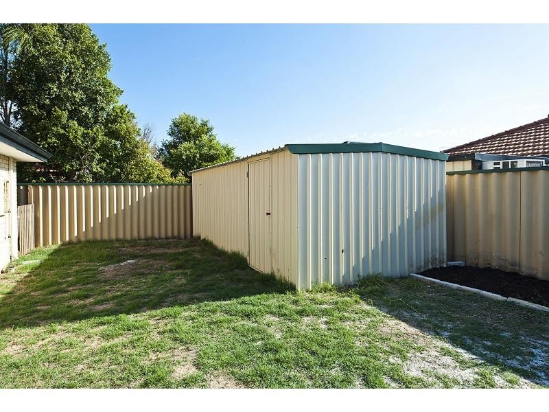 18 Jean Pierre Drive, Port Kennedy WA 6172