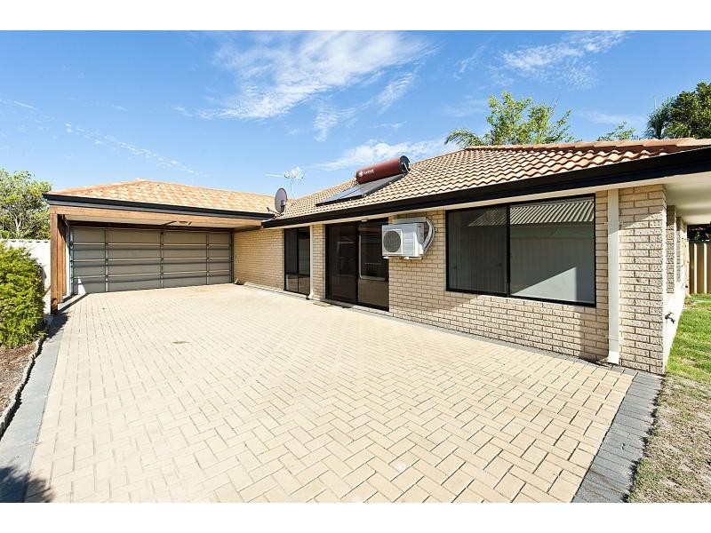 18 Jean Pierre Drive, Port Kennedy WA 6172