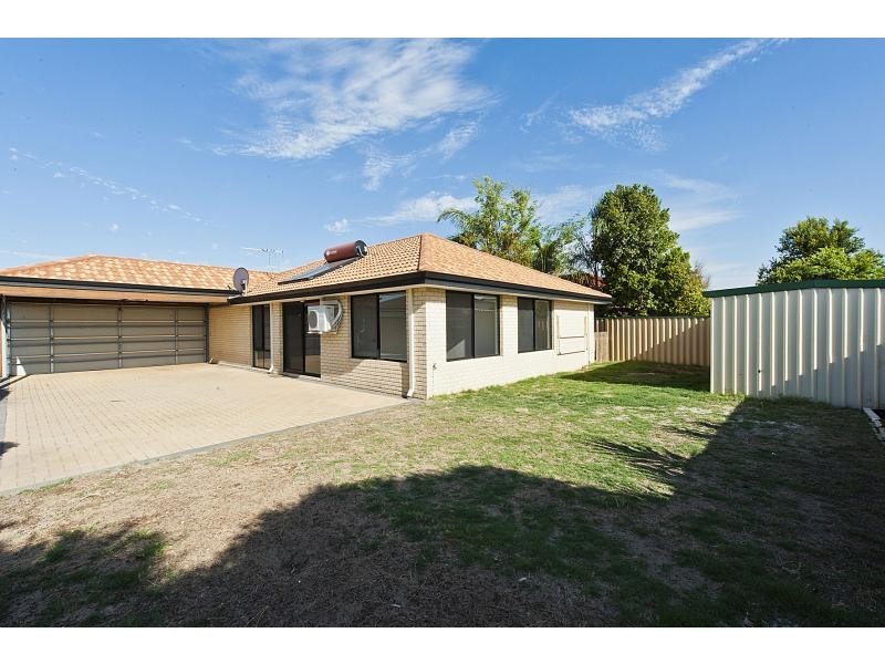 18 Jean Pierre Drive, Port Kennedy WA 6172