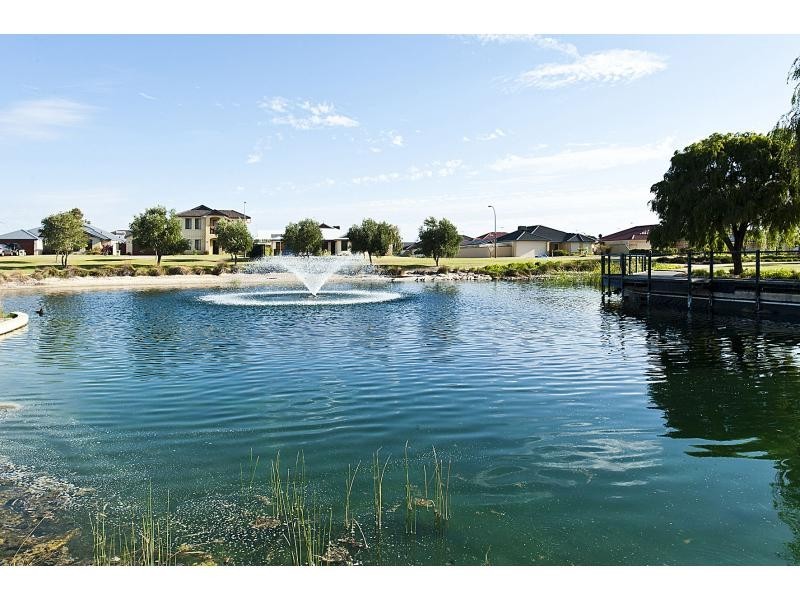 18 Jean Pierre Drive, Port Kennedy WA 6172