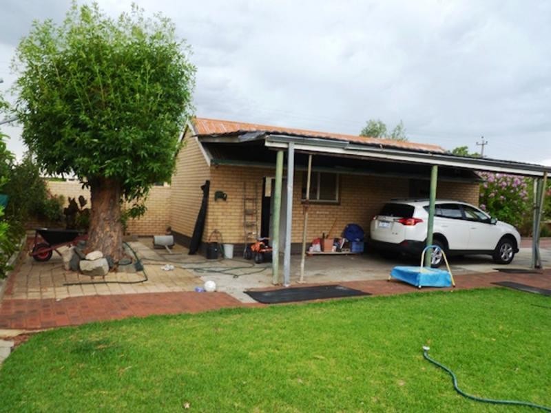 1 Bromley Street, Beckenham WA 6107