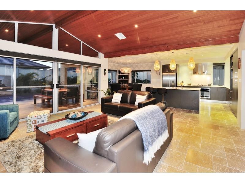 23 Victor Drive, Madora Bay WA 6210