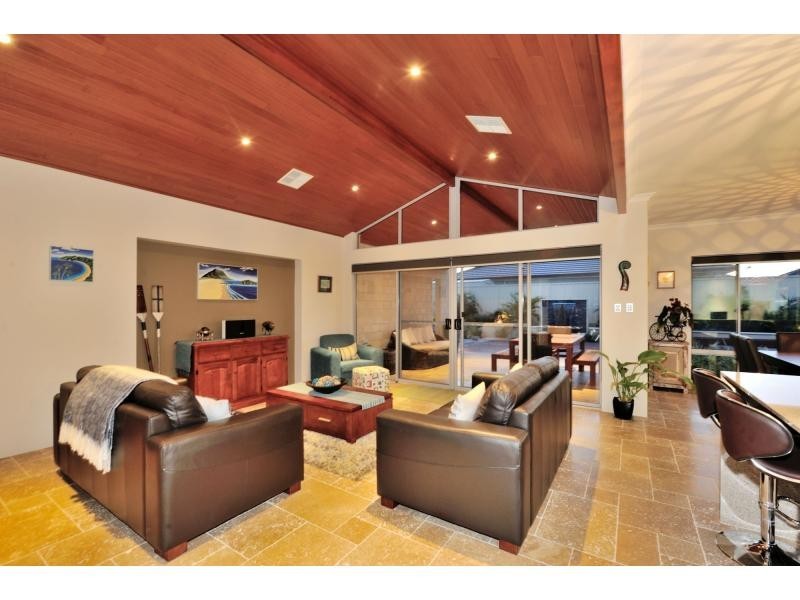 23 Victor Drive, Madora Bay WA 6210